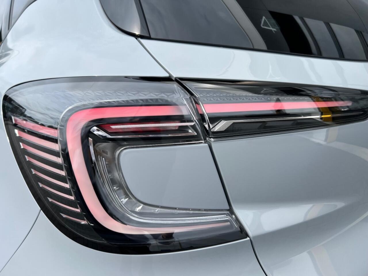 Renault CAPTUR 1.6 E-Tech Full Hybrid 145 Techno Pack Winter