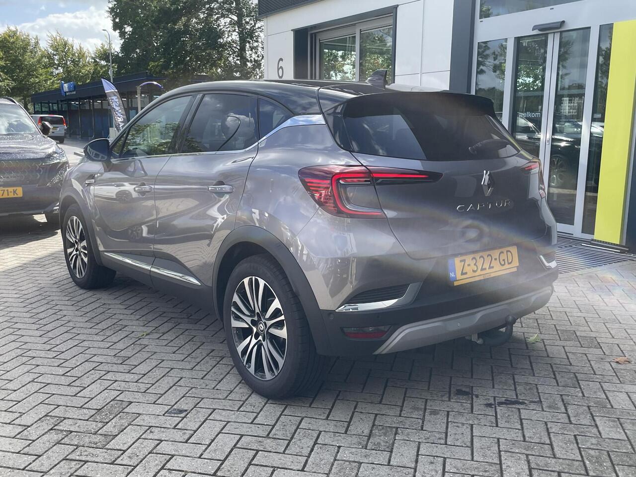 Renault CAPTUR 1.3 mild hybrid 160 iconic | Trekhaak | Lederen bekleding |