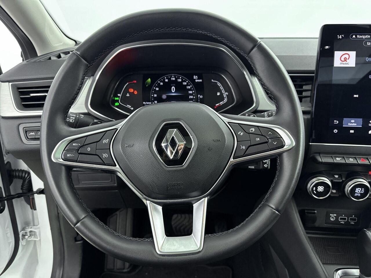 Renault CAPTUR 1.3 TCe 140Pk Intens | Navigatie | All Season Banden | Cruise & Climate Control | Panorama Schuif/Kantel Dak | Achteruitrij Camera & Parkeersensoren | Half Lederen Bekleding | Apple & Android Carplay