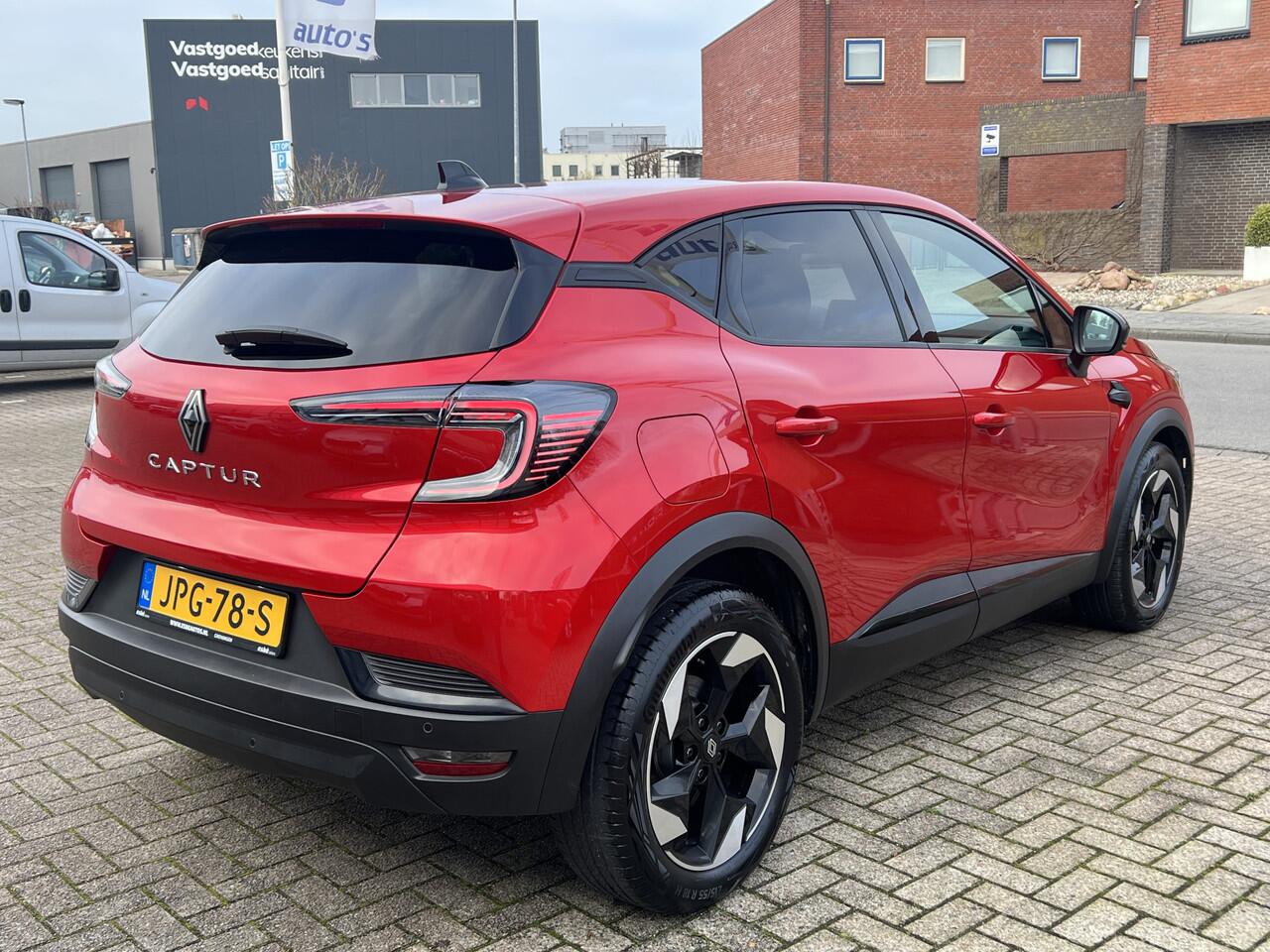 Renault CAPTUR 1.3 TCE AUTOMAAT 160 TECHNO Navigatie* Carplay Camera Adaptieve Cruise Control ACC Led Koplampen Lm Velgen Stoelverwarming Stuurverwarming Dab Getint Glas Mild Hybrid MHEV