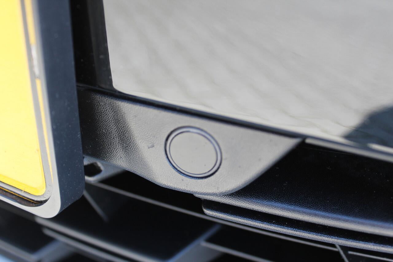 Renault CAPTUR 1.6 E-Tech Plug-in Hybrid 160 Intens | Incl. 12 maanden garantie | Achteruitrijcamera | Bluetooth | Climate control | Parkeersensoren voor en achter | DAB | Lichtmetalen velgen | Navigatie |