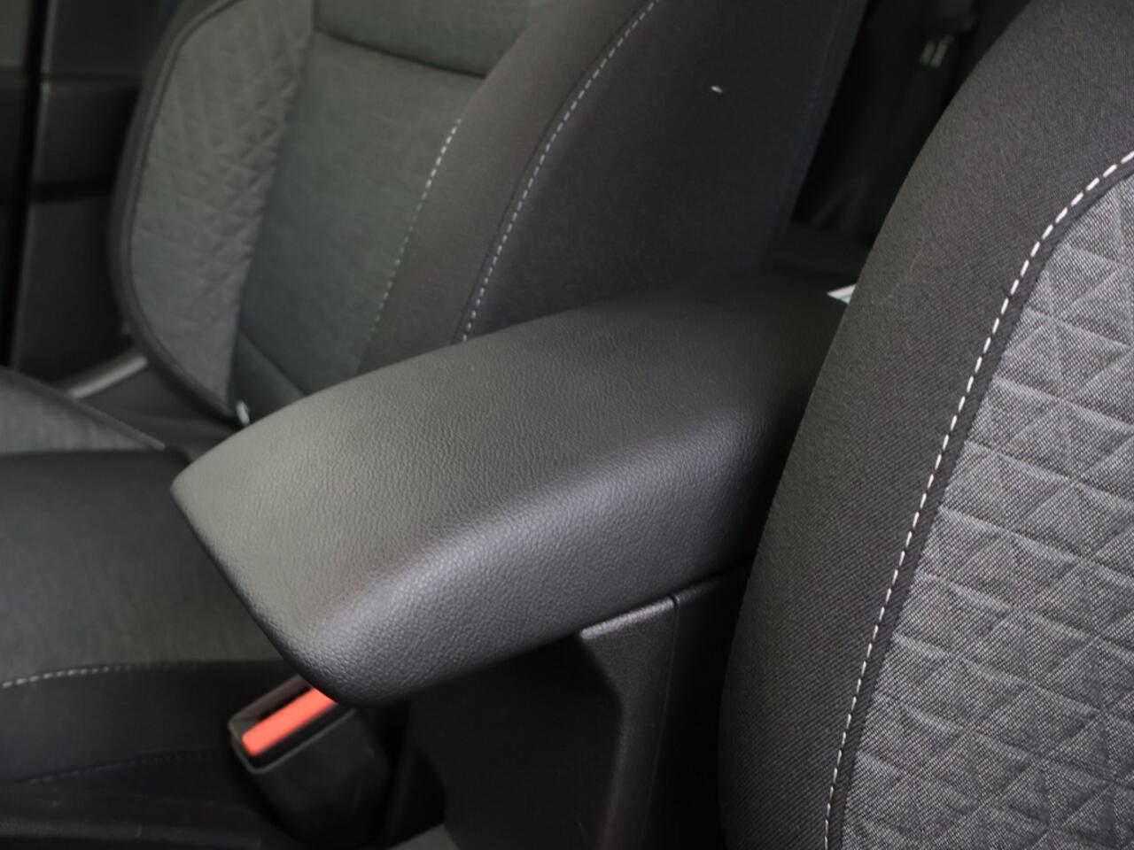 Renault CAPTUR 1.3 Mild Hybrid 140 Techno Automaat | Carplay | Stoelverwarming