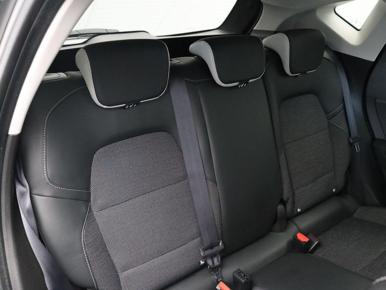 Renault CAPTUR E-Tech Hybrid 145 Techno | Achteruitrijcamera | Navigatie | Climate control | Cruise control |