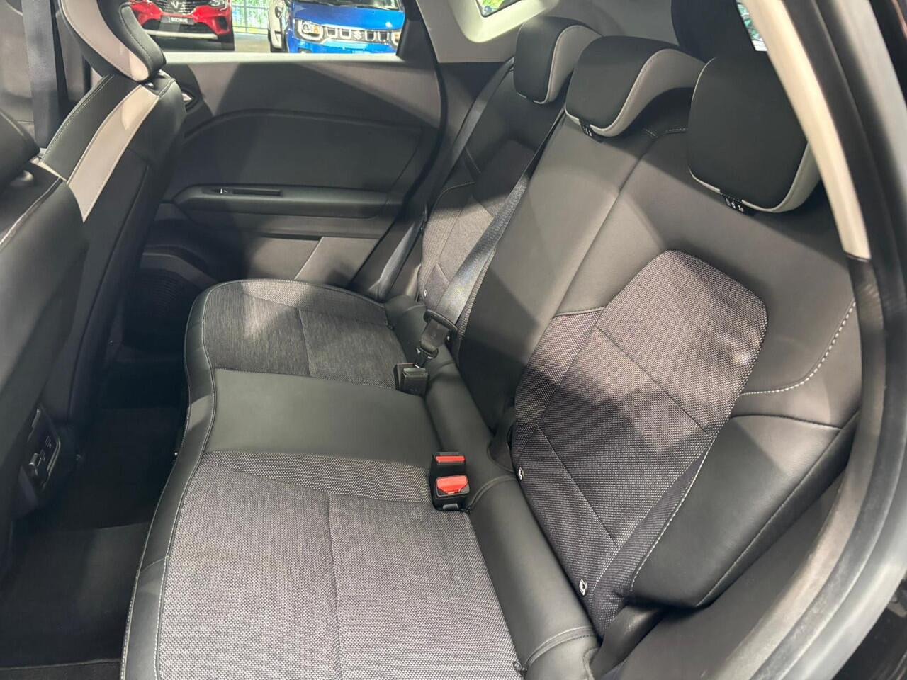 Renault CAPTUR 1.0 TCe 90 techno | Panoramadak | Bose | Winter Pack | 18 Inch |