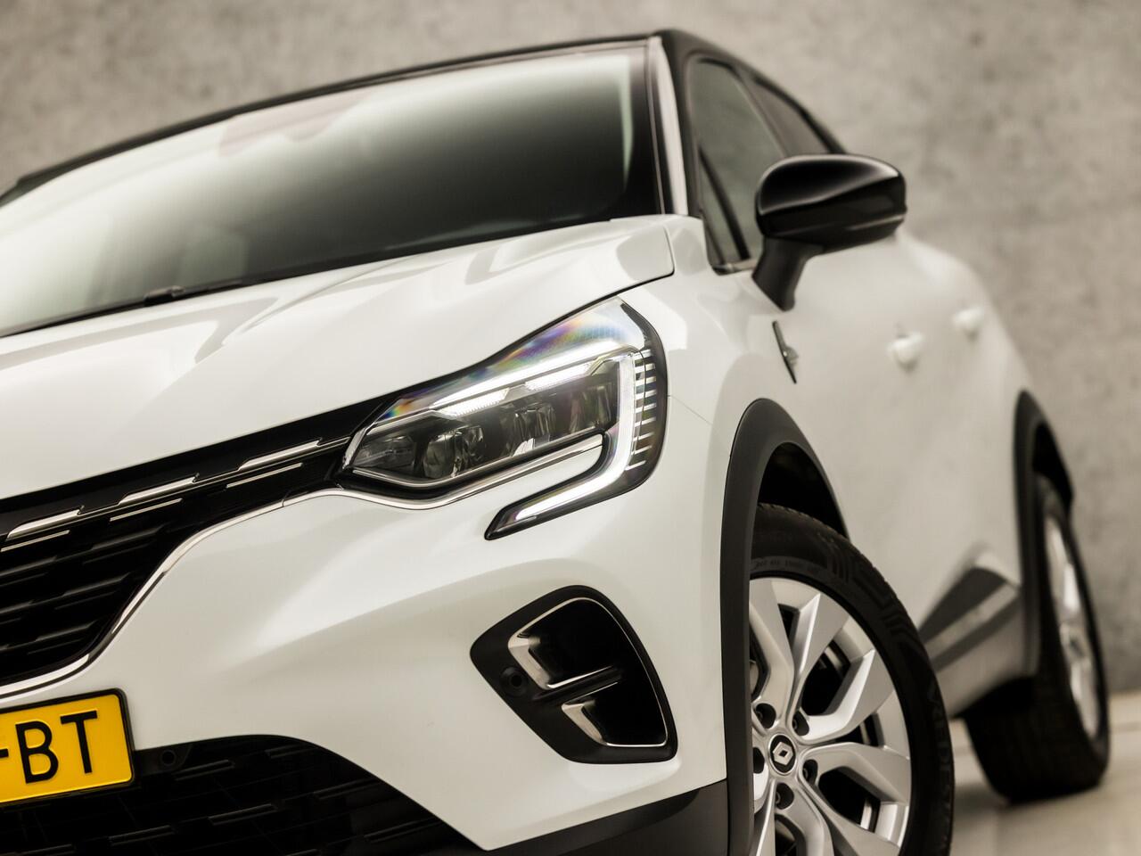 Renault CAPTUR 1.0 TCe 90 Intens Sport (VIRTUAL COCKPIT, APPLE CARPLAY, GROOT NAVI, CLIMATE, LEDER, CAMERA, SPORTSTOELEN, KEYLESS, LED KOPLAMPEN, GETINT GLAS, LANE ASSIST, NIEUWSTAAT)