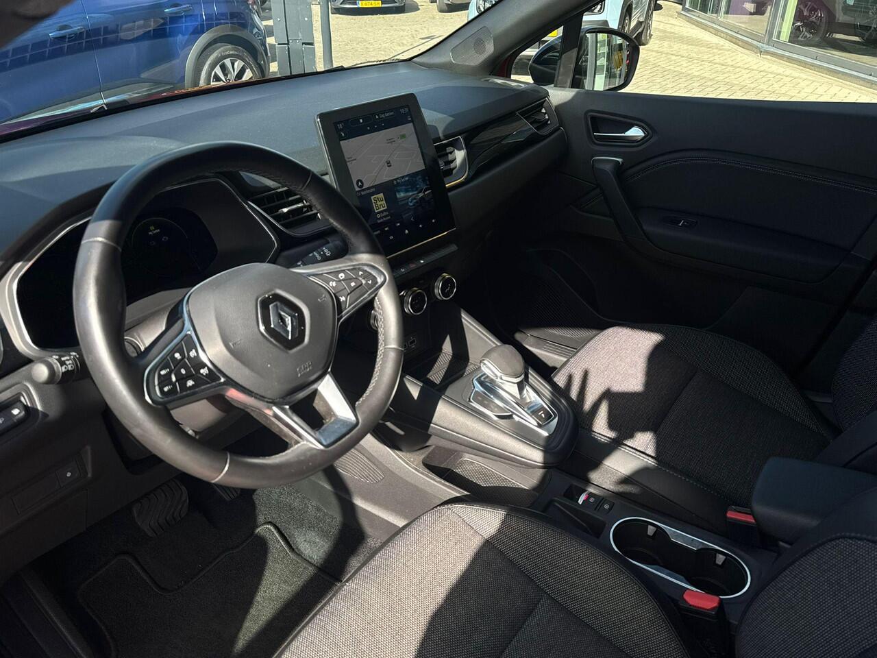 Renault CAPTUR E-Tech plug-in hybrid 160 SL Rive Gauche | Automaat | Trekhaak | Parkeersensoren voor en achter | Achteruitrijcamera |