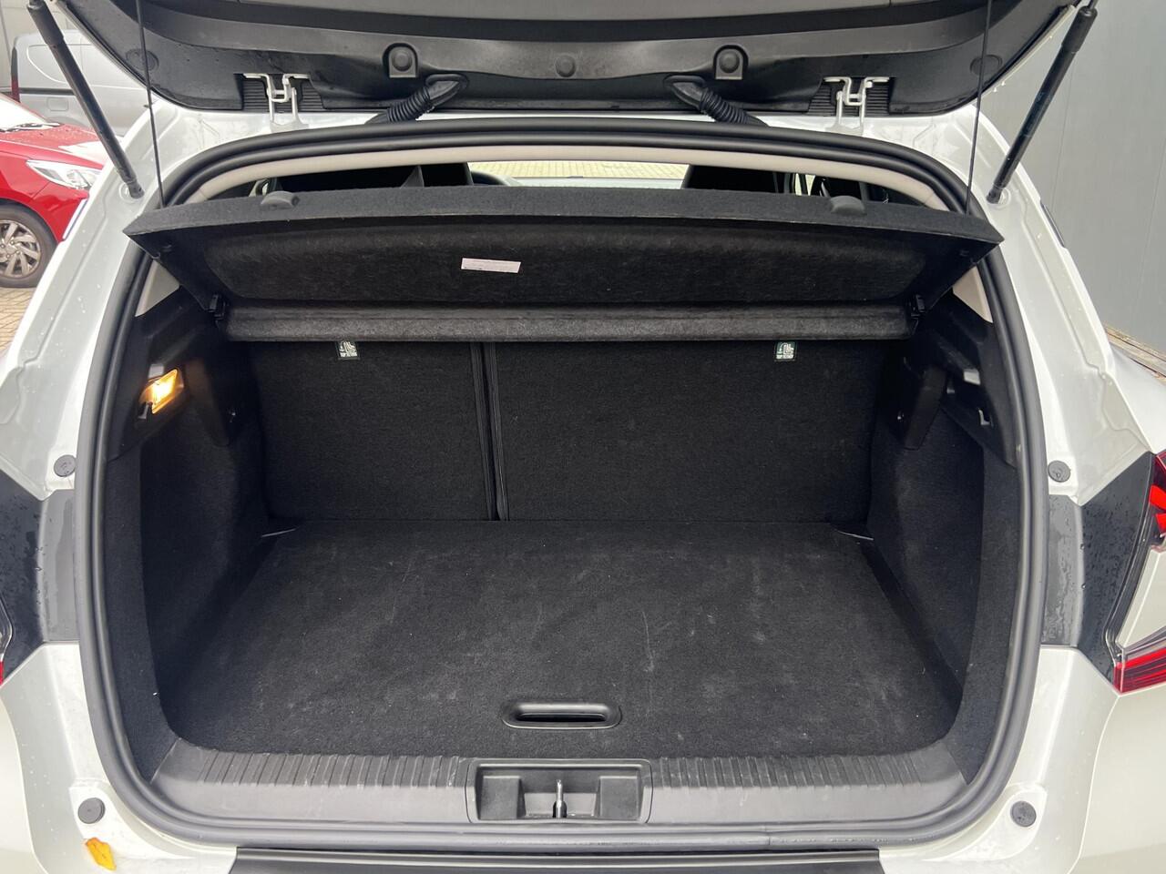 Renault CAPTUR 1.3 Techno Automaat / Stoel & Stuurverwarming / Achteruitrijcamera / Adaptief Cruise Control / Navigatie / Apple Carplay & Android Auto /