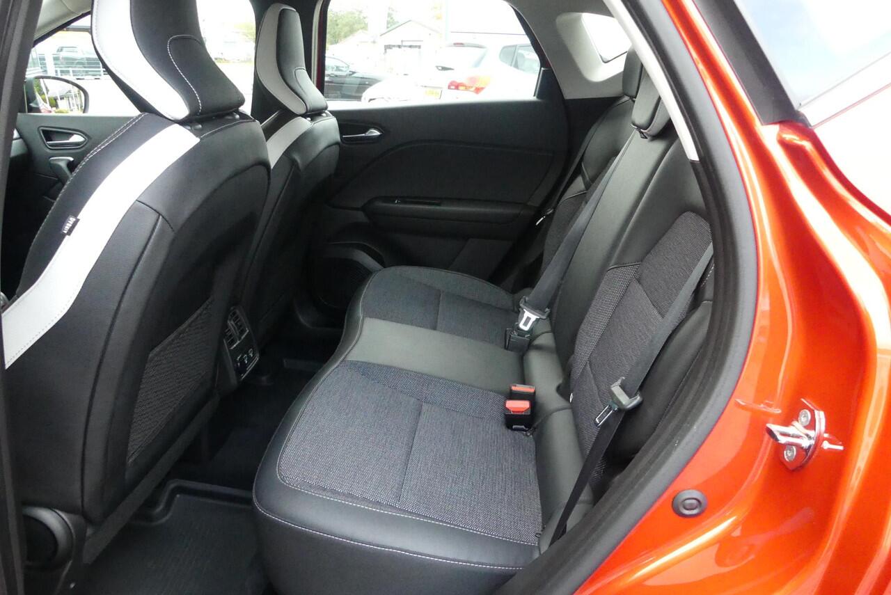 Renault CAPTUR 1.3 TCe 140 Intens CRUISE, CLIMA, STOELVERWARMING, NAVI, APPLE CARPLAY/ANDROID AUTO, DAB, 11.369KM