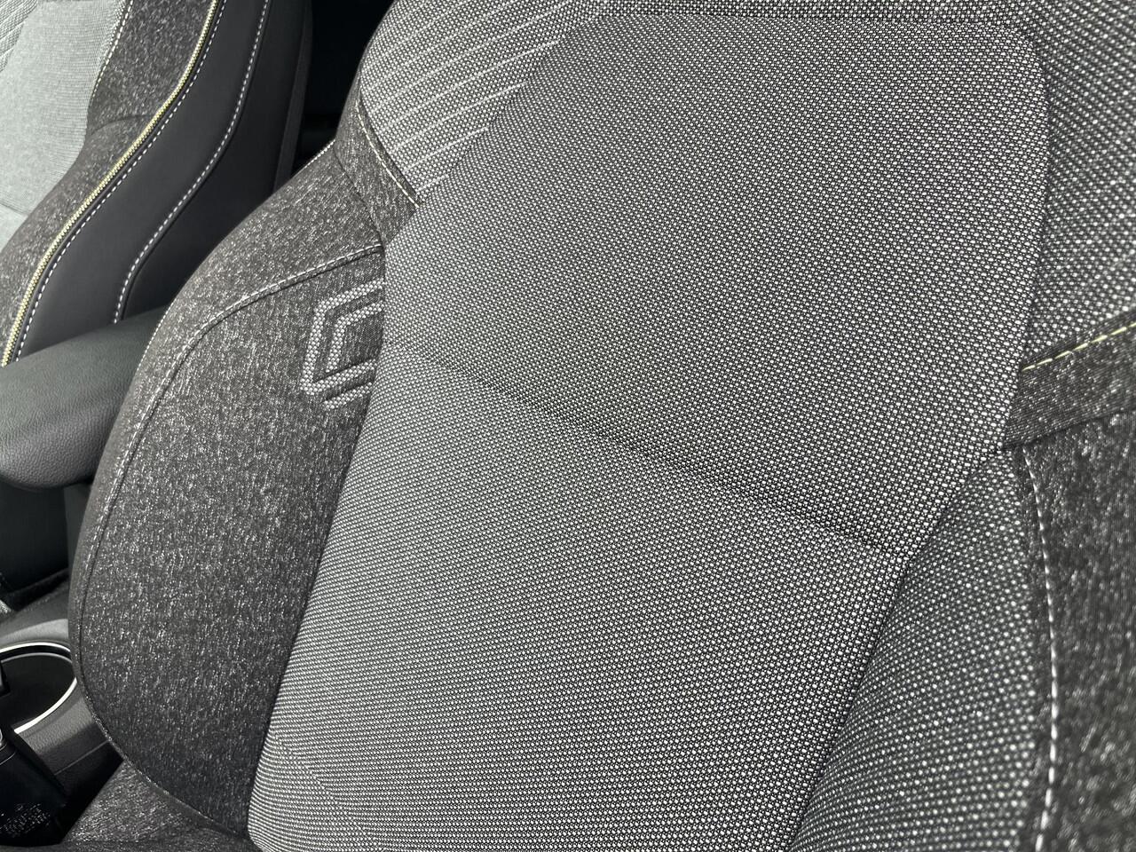 Renault CAPTUR 1.3 mild hybrid 160 techno Automaat / Adaptief Cruise Control / Stoel & Stuurverwarming / Apple Carplay & Android Auto / Achteruitrijcamera / Climate Control /