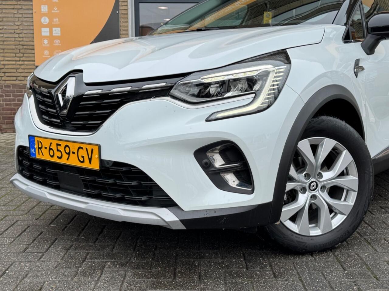 Renault CAPTUR 1.0 TCe INTENS LED/2-TONE/CAMERA/CARPLAY/NL-AUTO/43.000 KM!