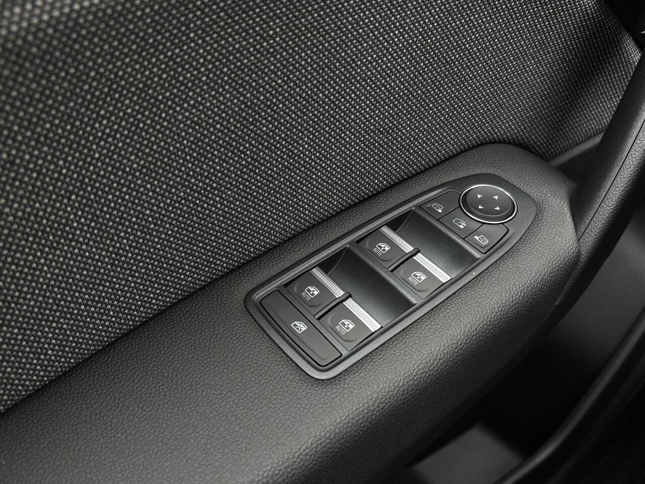 Renault CAPTUR 1.8 E-Tech full hybrid 160 Techno / NIEUW / Direct leverberbaar / Camera / Apple carplay & Android auto / Climate control / LED /