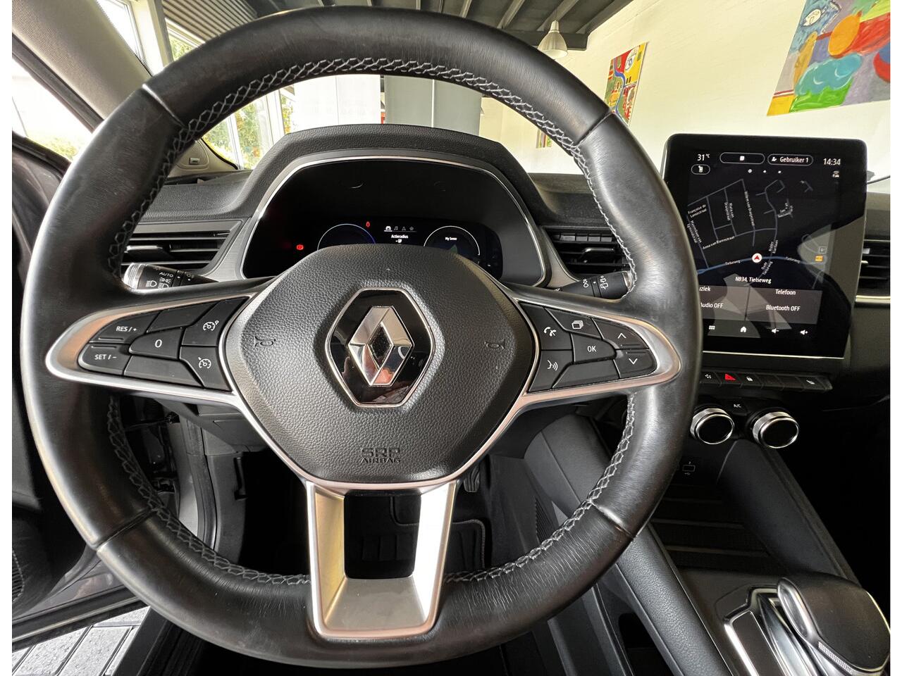 Renault CAPTUR 1.6 E-Tech Plug-in Hybrid 160 Intens / BOSE / Stoelverwarming / Camera / Carplay