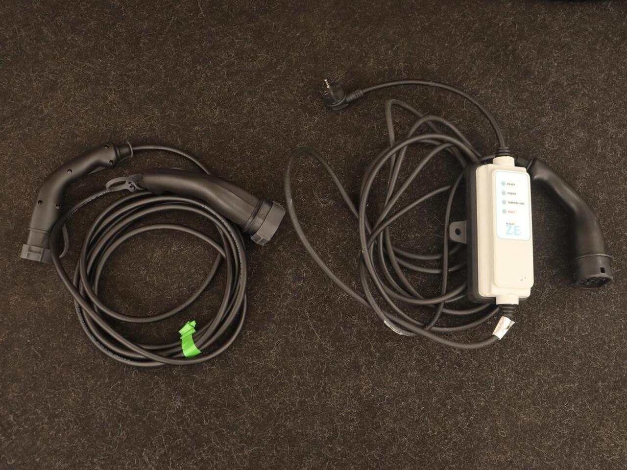 Renault CAPTUR 1.6 E-Tech full hybrid 145 evolution | Camera | Carplay | keyless | Full LED | Cruise control | Navigatie | LMV 18 inch | PHEV | Plug in