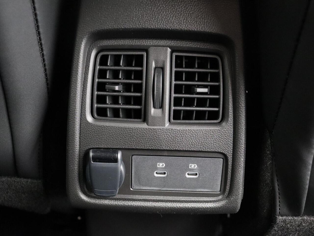 Renault CAPTUR Techno Full hybrid | Achteruitrijcamera | Elektrisch verwarmbare voorstoelen | Elektronisch geregelde airconditioning