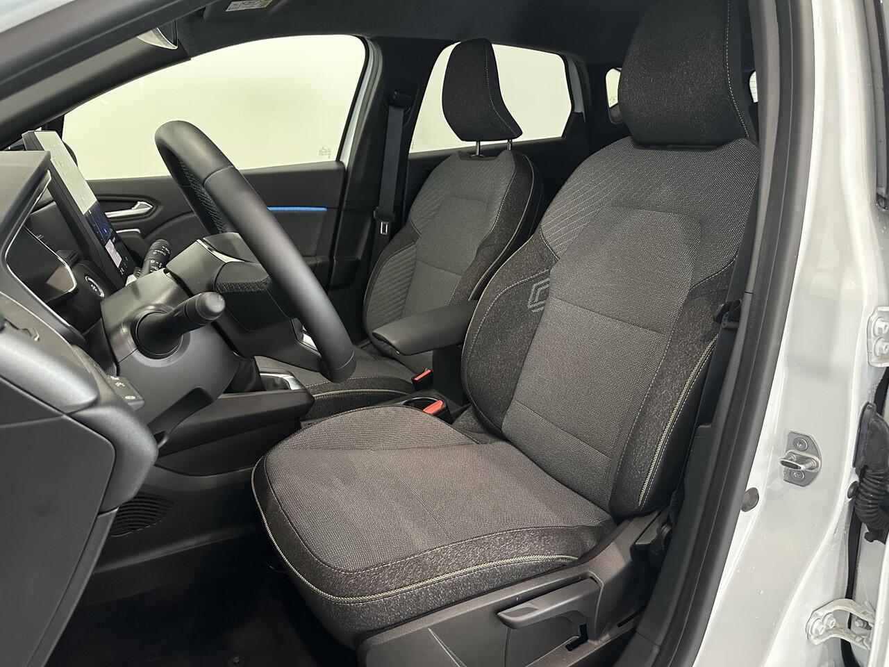 Renault CAPTUR 1.3 Mild Hybrid 140 Techno | Navigatie | Climate Control | Cruise Control | Lichtmetalen velgen 17" | Parkeersensoren voor, achter en achteruitrijcamera | Apple Carplay/Android Auto