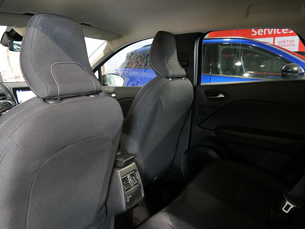 Renault CAPTUR 1.0 TCe 90 evolution * Vraag naar beschikbaarheid * - Clima, Getint glas, 17" LMV, regensensor