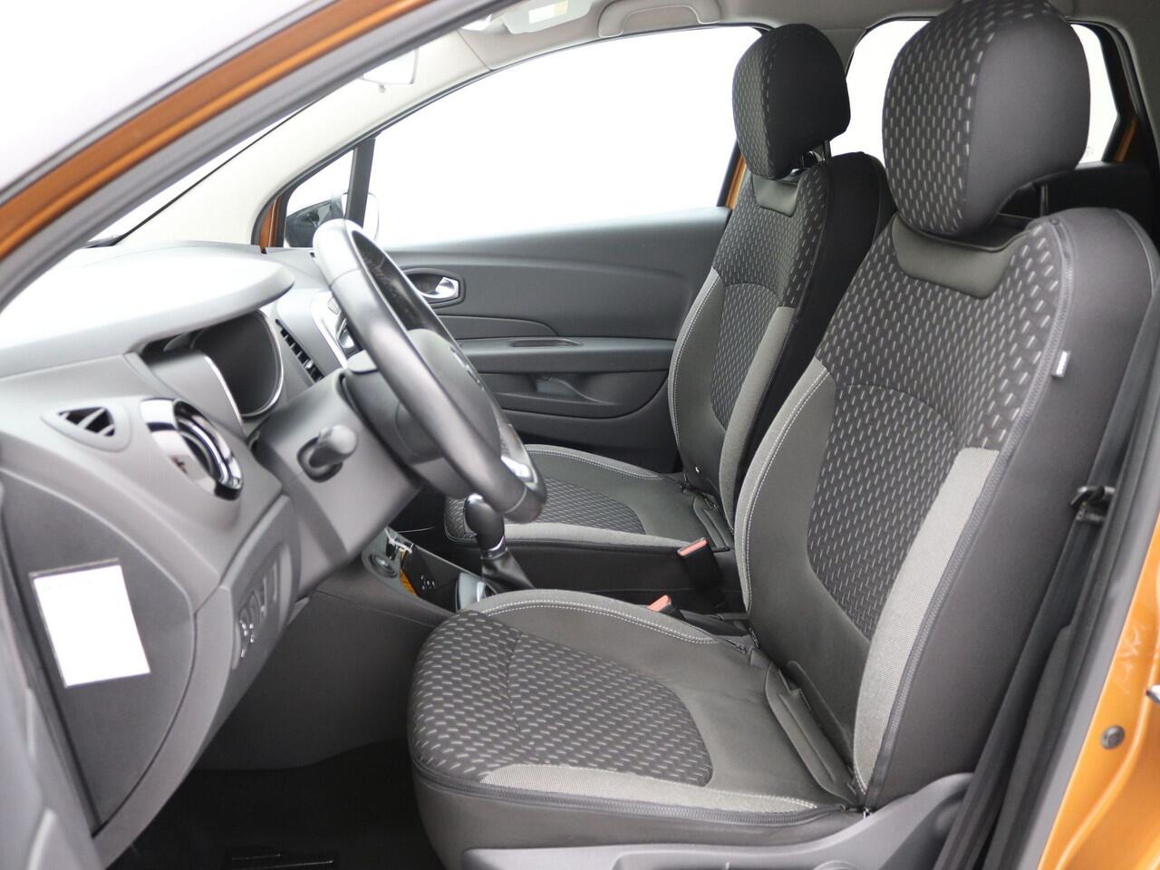 Renault CAPTUR 1.3 TCe Intens Nw-type / Aut. / Navi. / Origineel NL / 1e eigenaar