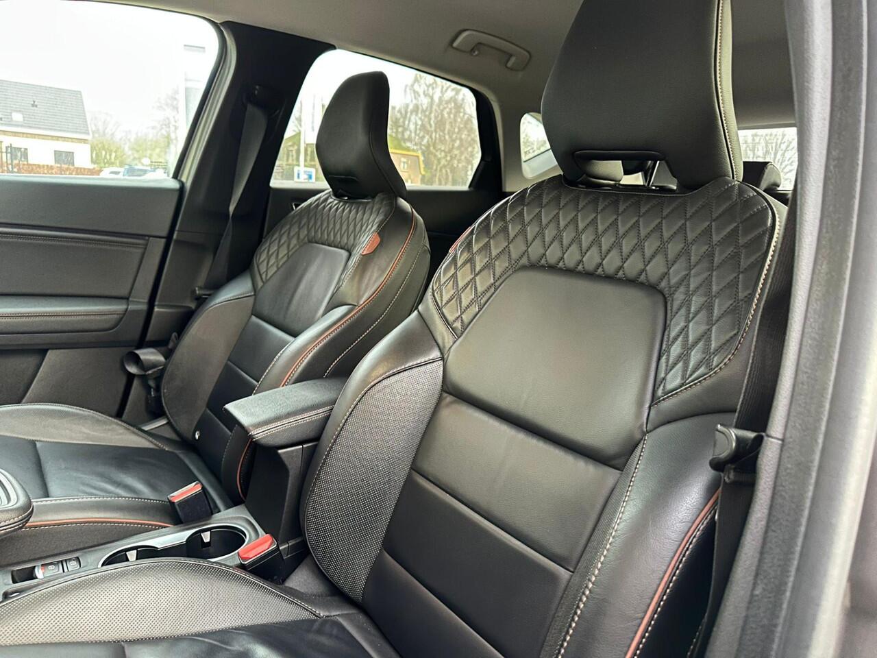 Renault CAPTUR 1.6 E-Tech Plug-in Hybrid 160 Initiale Paris | PHEV | Leder | 360Cam | Two Tone | Climate | occasion