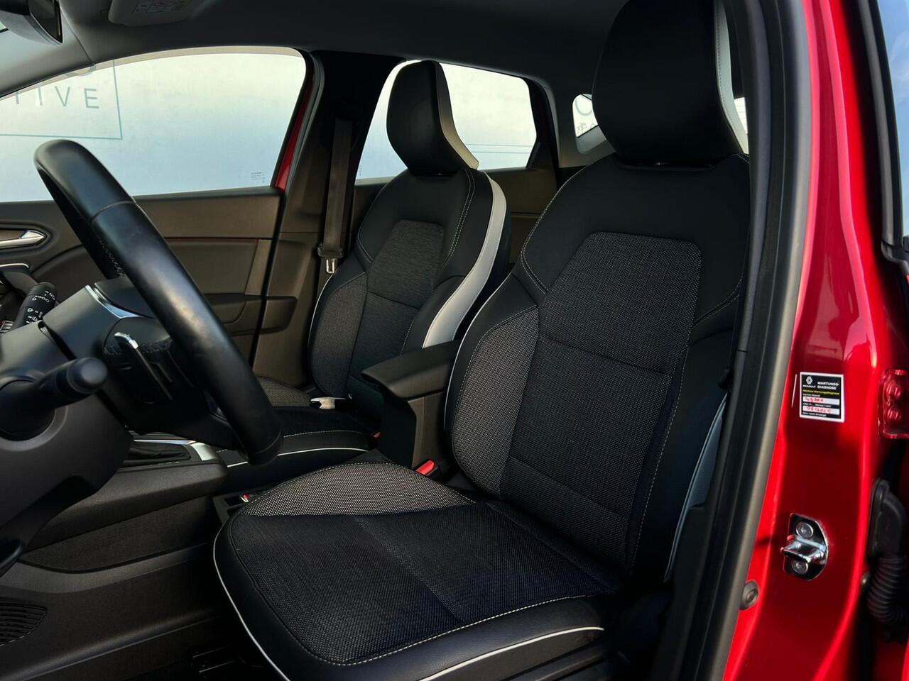 Renault CAPTUR 1.3 TCe 140 EDC Intens NAVI | STOEL-STUUR VERWARMING 360 CAMERA