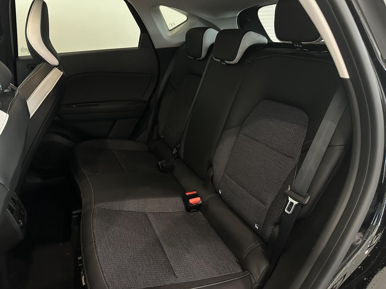 Renault CAPTUR 1.0 TCe 90 Techno | Navi 9,3" | Dodehoek Detectie | Digitaal Dashboard | Adaptieve Cruise Control | Apple Carplay/Android Auto