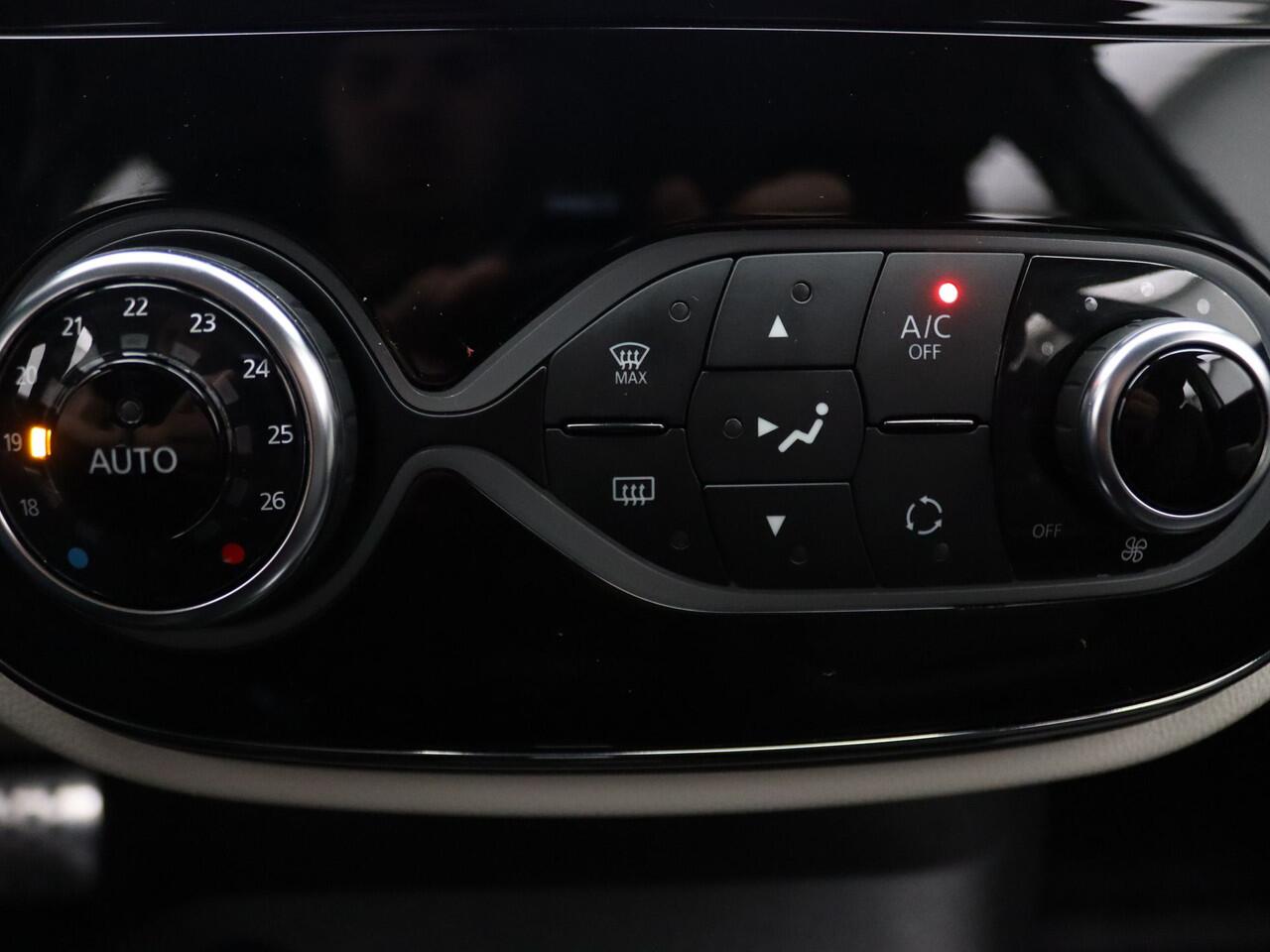 Renault CAPTUR TCe 150pk Initiale Paris EDC/Automaat BOSE | Camera | Cruise | Navi | Parkeersens. v+a | Stoelverw.