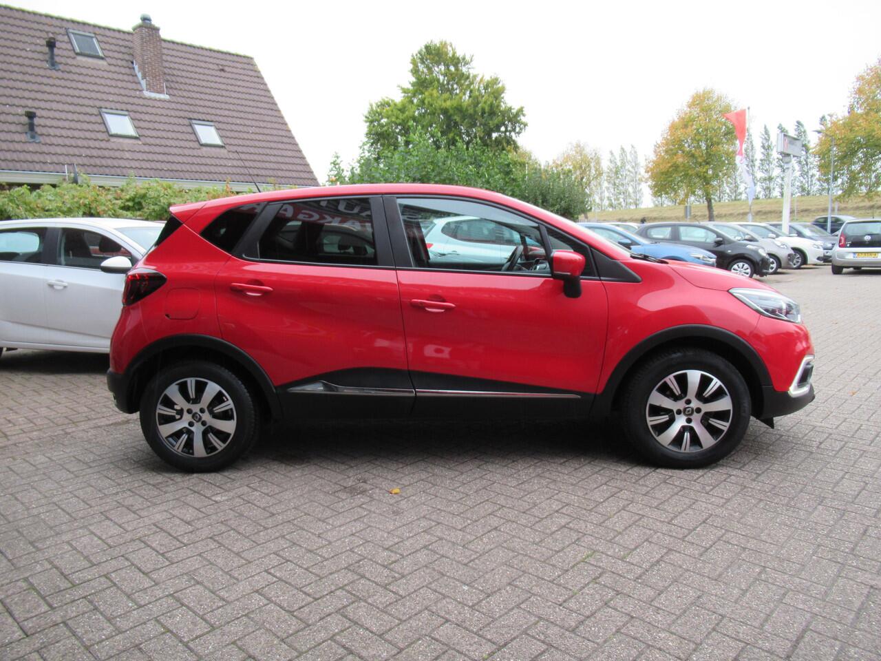 Renault CAPTUR 0.9 TCe Limited | 1e Eigenaar! | Airco | Hoge instap | Cruise Control | Inc. BOVAG-Garantie |