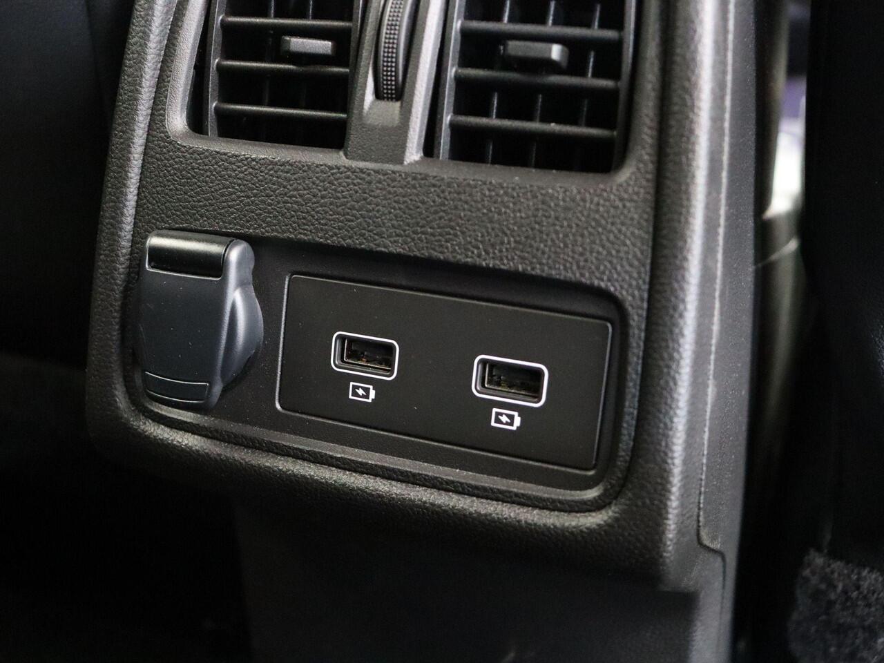 Renault CAPTUR E-Tech full hybrid 145pk E-Tech engineered | Apple Carplay/Android Auto | Parkeersensoren voor en achter | Climate control