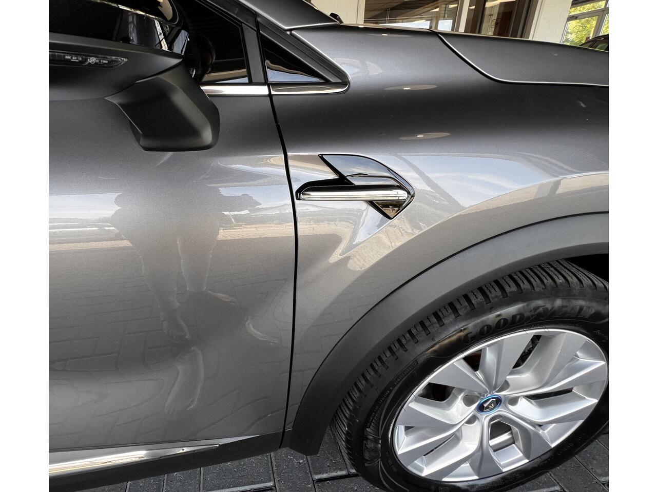 Renault CAPTUR 1.6 E-Tech Plug-in Hybrid 160 Intens / BOSE / Stoelverwarming / Camera / Carplay