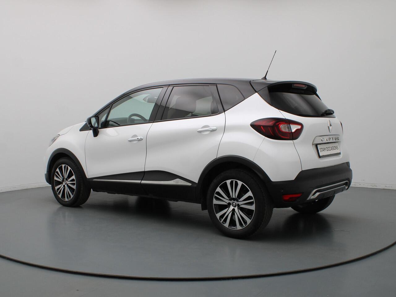 Renault CAPTUR TCe 150pk Initiale Paris EDC/Automaat BOSE | Camera | Cruise | Navi | Parkeersens. v+a | Stoelverw.