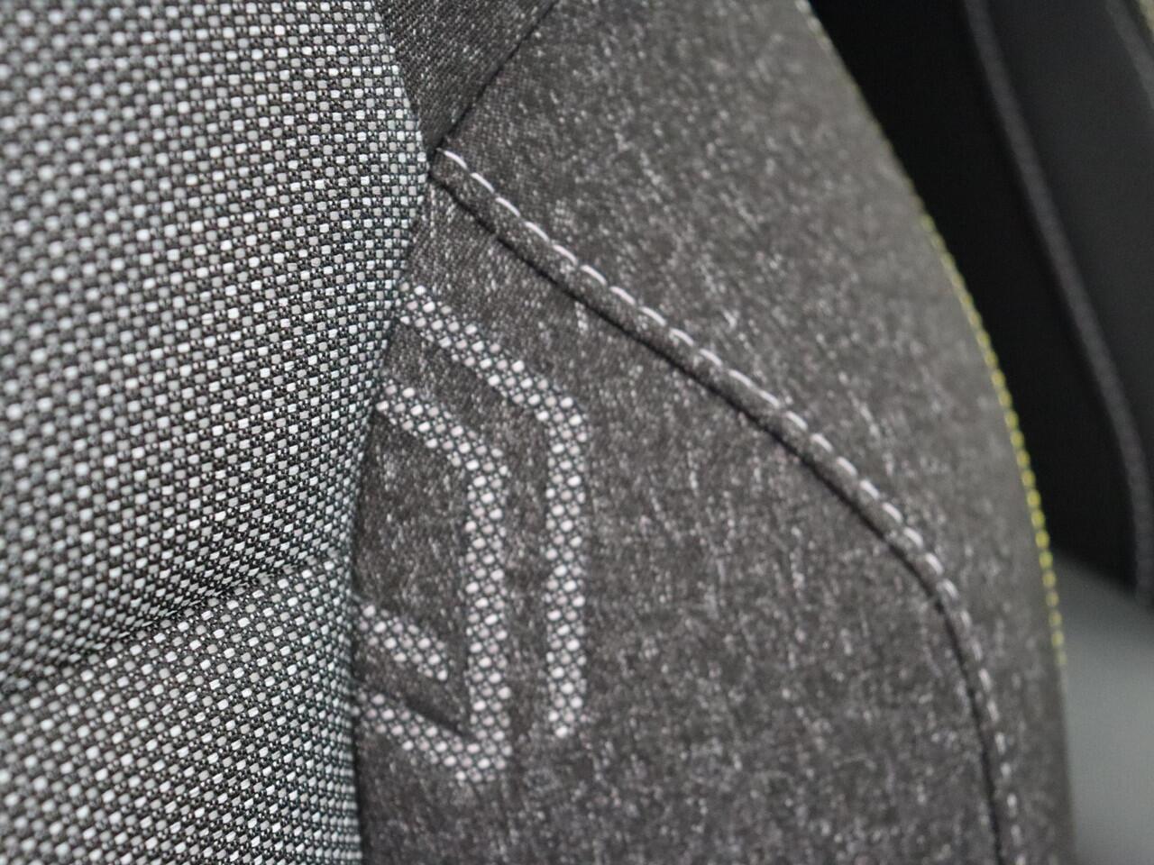 Renault CAPTUR Techno Full hybrid | Achteruitrijcamera | Elektrisch verwarmbare voorstoelen | Elektronisch geregelde airconditioning