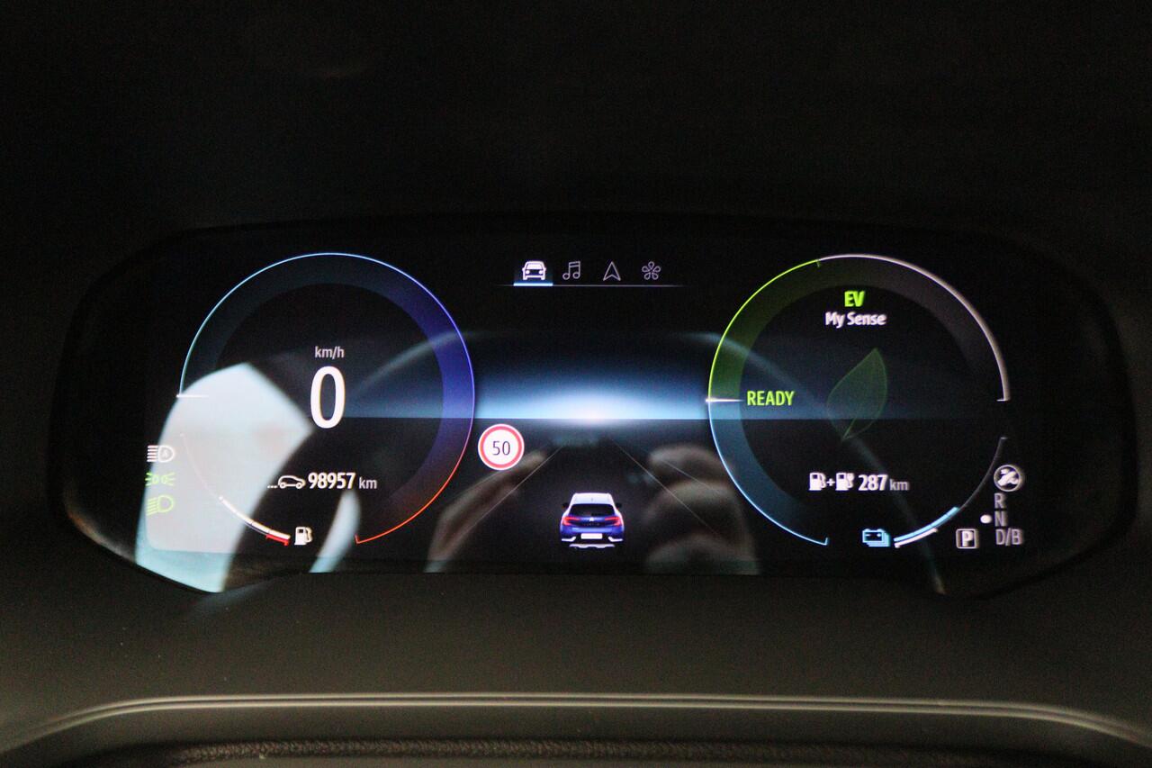 Renault CAPTUR 1.6 E-Tech Plug-in Hybrid 160 Intens Two-Tone, Virtual Cockpit, Apple Carplay, Camera, Cruise, LED, DAB, 18''