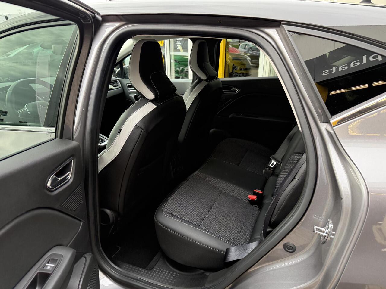 Renault CAPTUR 1.0 TCe 100 Intens | Trekhaak | Navigatie | Achteruitrijcamera | DAB | Key-less | Climate Control | Parkeersensoren | Cruise Control |