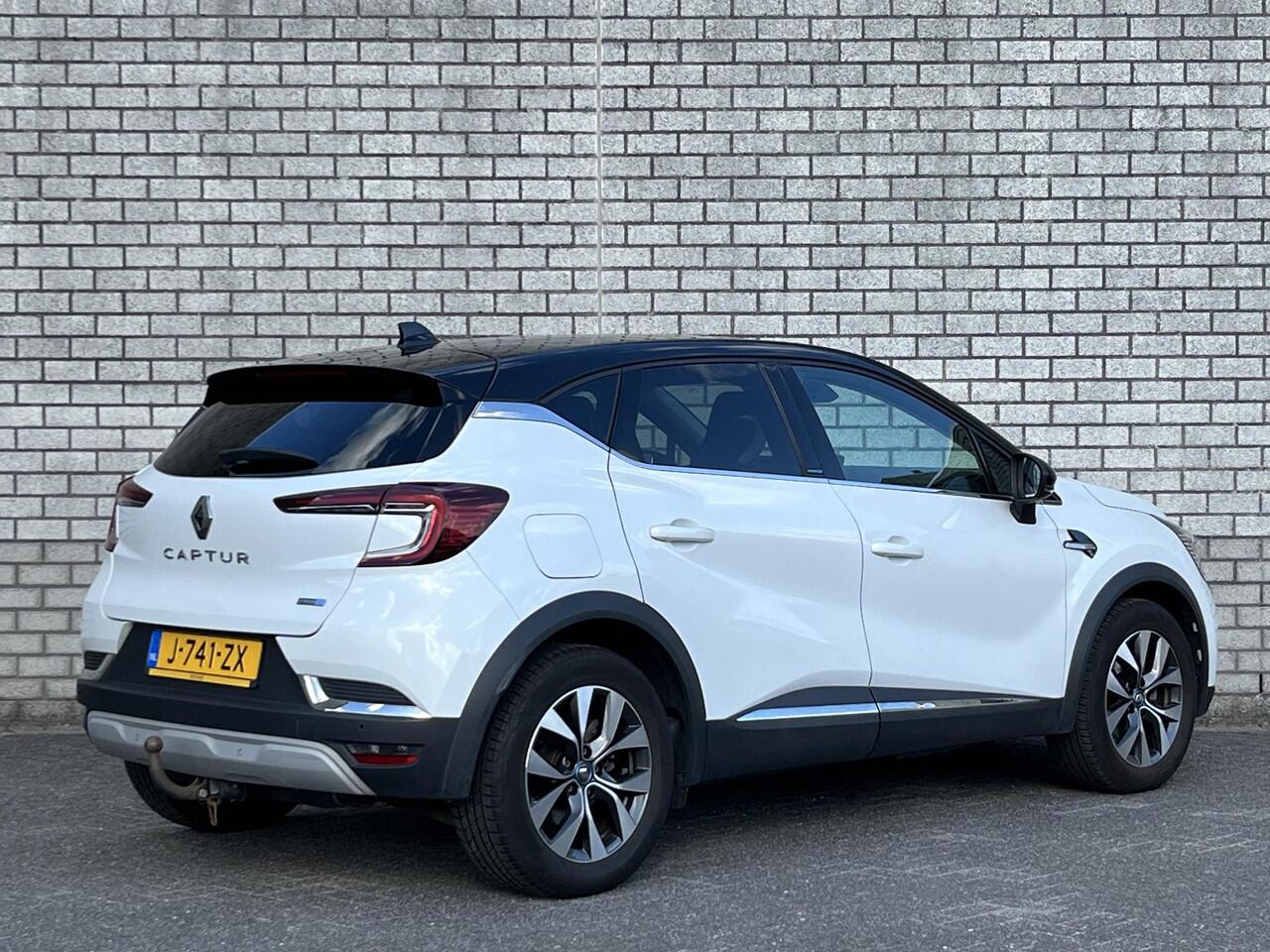 Renault CAPTUR 1.6 E-Tech Plug-in Hybrid 160 Intens | Trekhaak | Apple CarPlay / Android Auto | Achteruitrijcamera |
