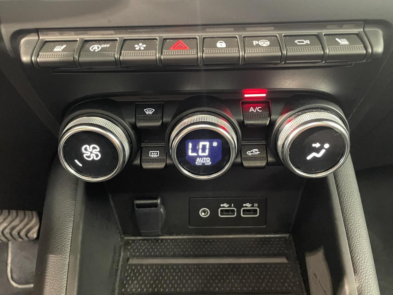 Renault CAPTUR 1.3 mild hybrid 160 iconic Apple/AndroidCarplay | Camera | Full map nav | Pano schuifdak