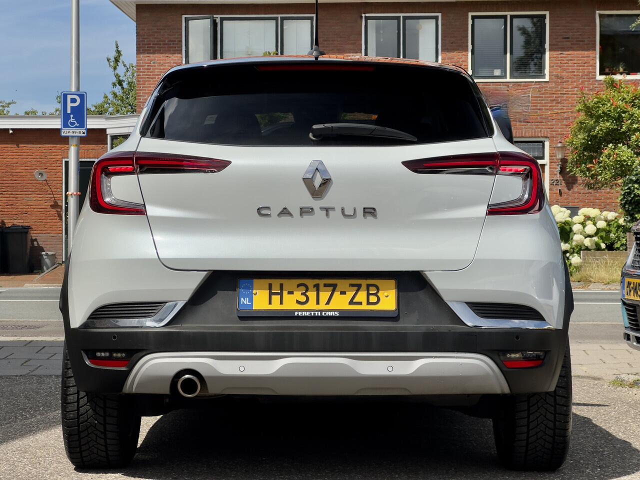 Renault CAPTUR 1.3 TCe 131PK INTENS. LEDER NAVI AIRCO LED LMV PDC