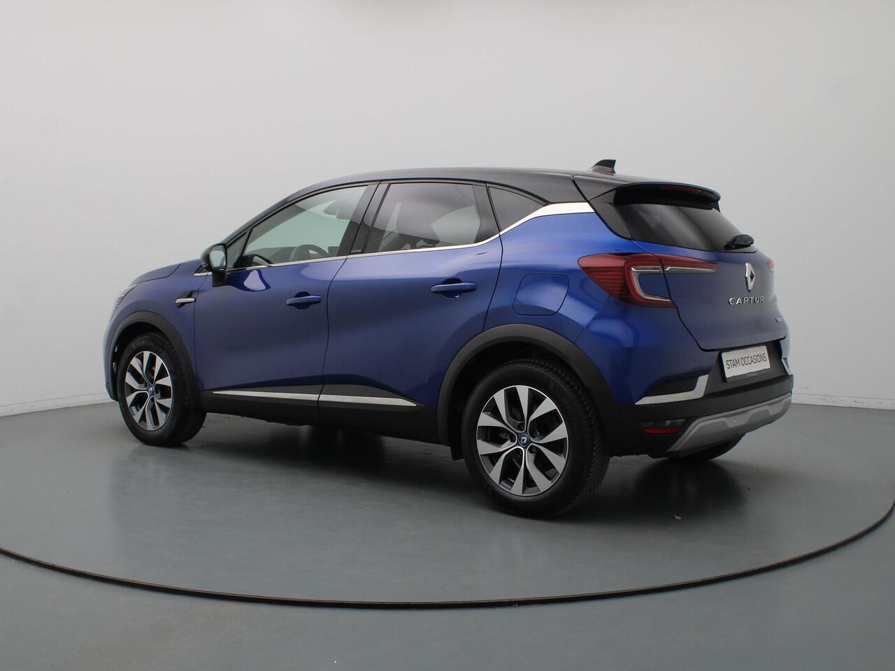 Renault CAPTUR 160pk E-Tech Plug-in Hybrid Intens Automaat/EDC Camera | Adapt. Cruise | Navi | Parkeersens. v+a | Stoel-/stuurverw. | Panoramadak