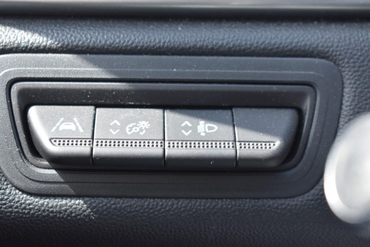 Renault CAPTUR 1.3 TCE INTENS / TREKHAAK / CAMERA / NAVI