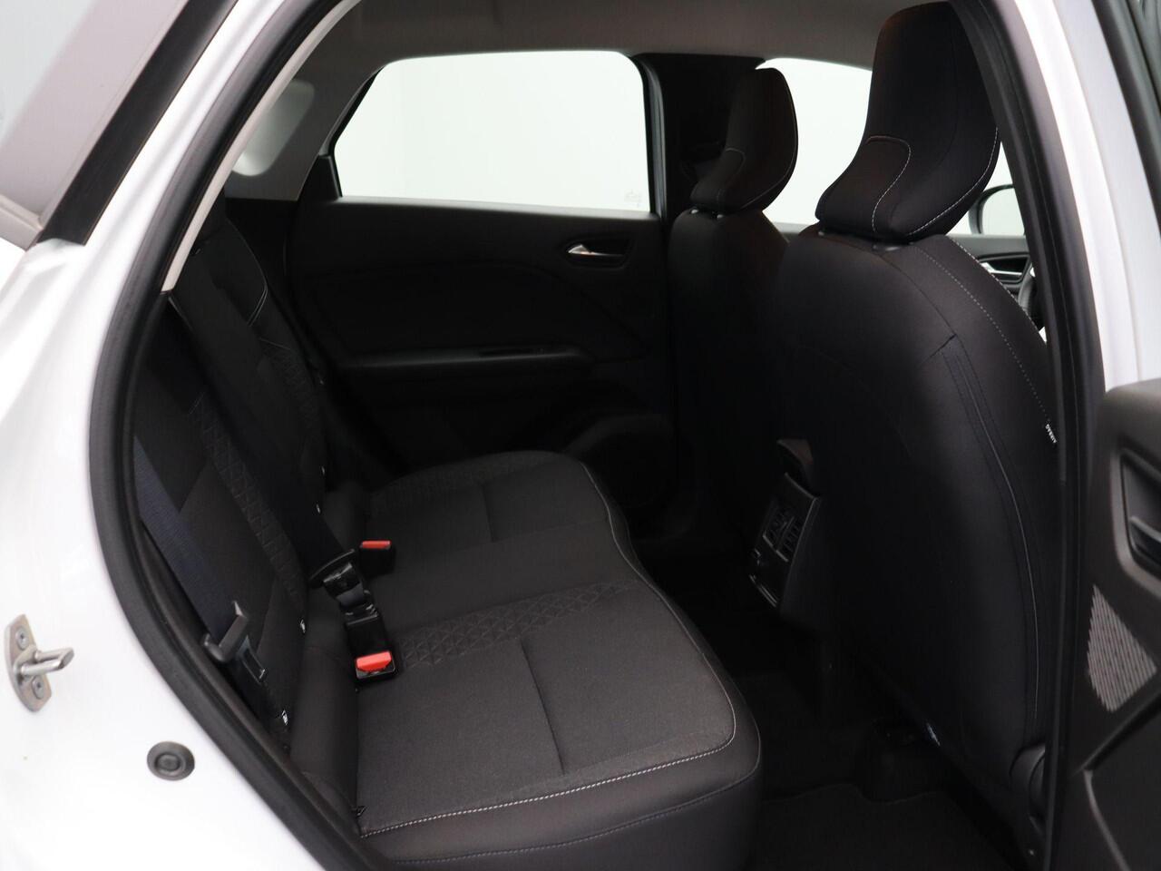 Renault CAPTUR TCe 90pk Evolution | Parkeersensoren achter | Navigatie | Climate Control | Cruise controle | Apple Carplay/Android Auto |