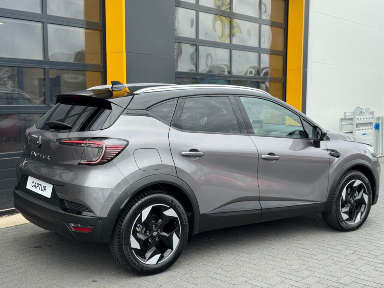 Renault CAPTUR 1.0 TCe 90 Techno Camera Pack Winter Harman Kardon All Season