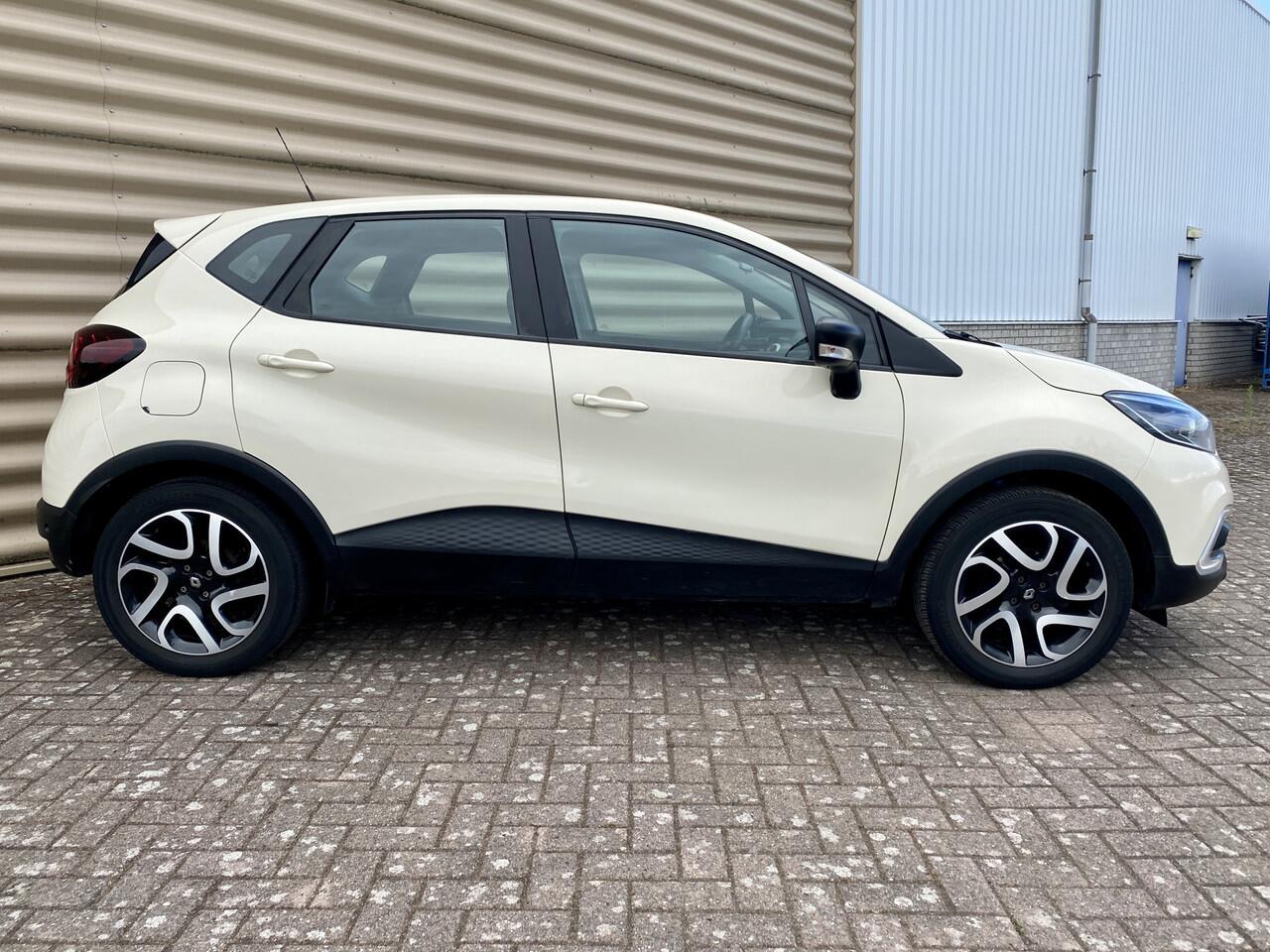 Renault CAPTUR 0.9 TCe Life [ fm navi,Apple carplay,camera,lmv ]