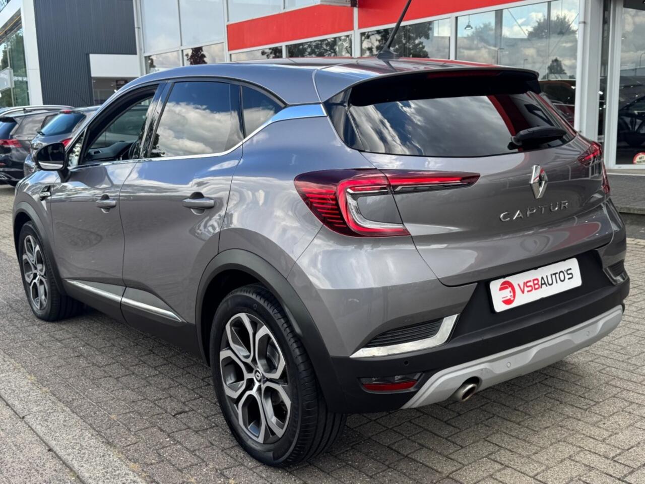 Renault CAPTUR 1.3 TCE 140PK AUT. HALF-LEER NAVIGATIE CARPLAY AIRCO LMV PDC