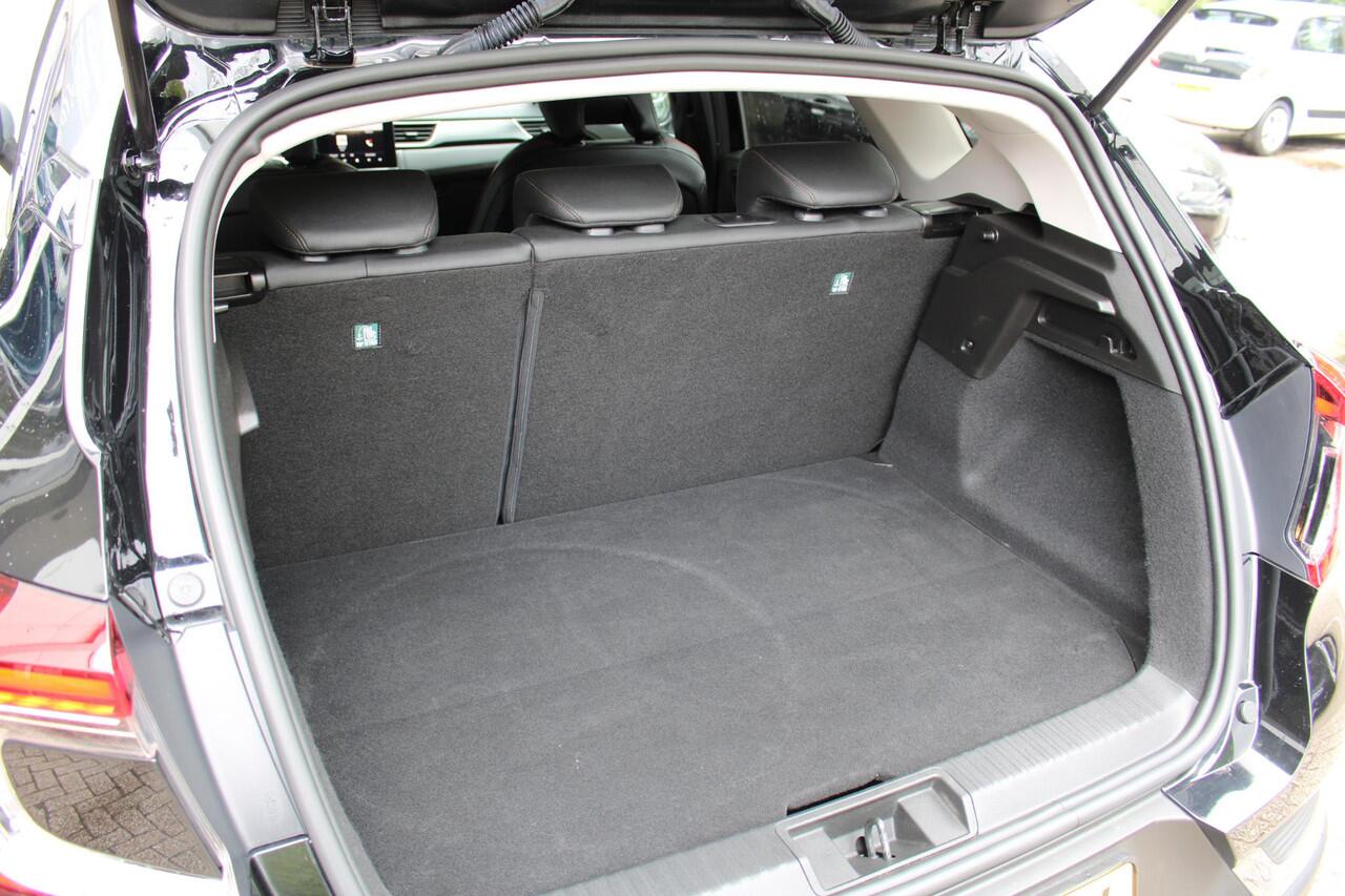 Renault CAPTUR 1.6 E-Tech plug-in hybrid 160 Initiale Paris Automaat | Stoelverwarming | Lederen bekleding | Adaptieve cruise control