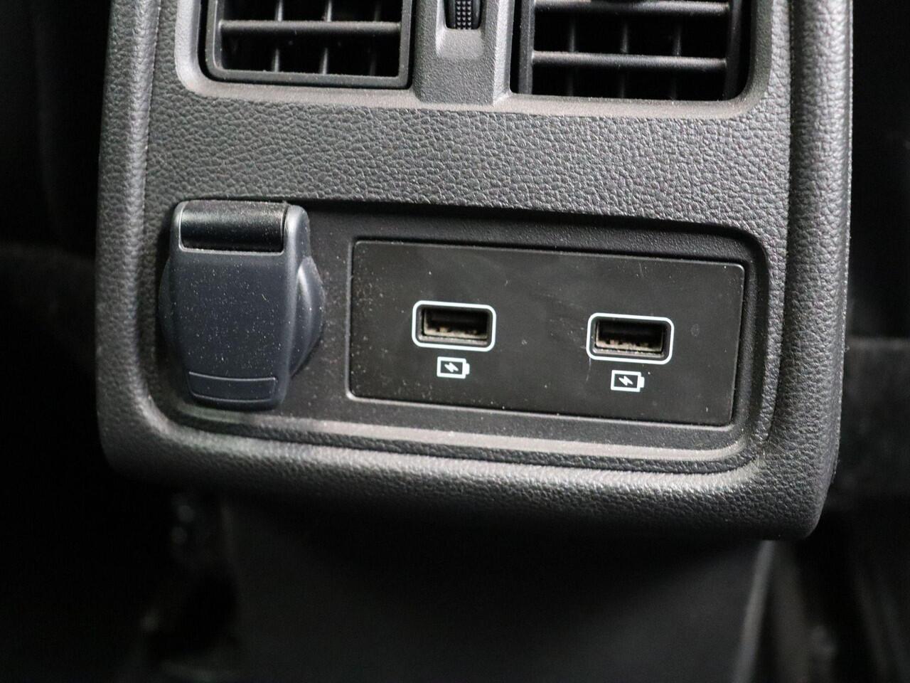 Renault CAPTUR TCe 90pk Techno | Navigatie | Achteruitrijcamera | 17" Lichtmetaal |