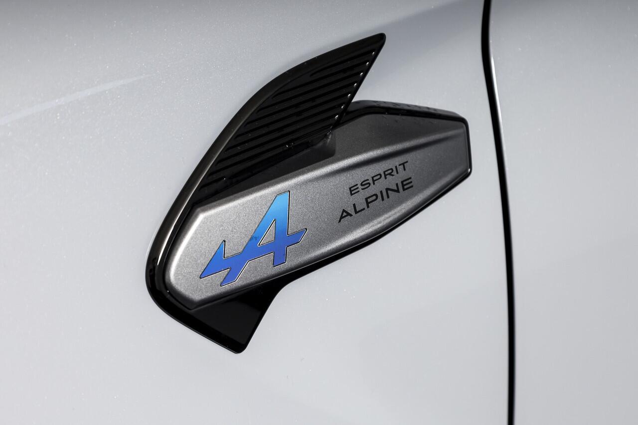 Renault CAPTUR 1.3 mild hybrid 160 esprit Alpine - Automaat | Dig. Cockpit | Adapt. Cruise | Stoel-+Stuurverw. | PDC | Camera | NAV + App. Connect | ECC | LM 19" | 4291