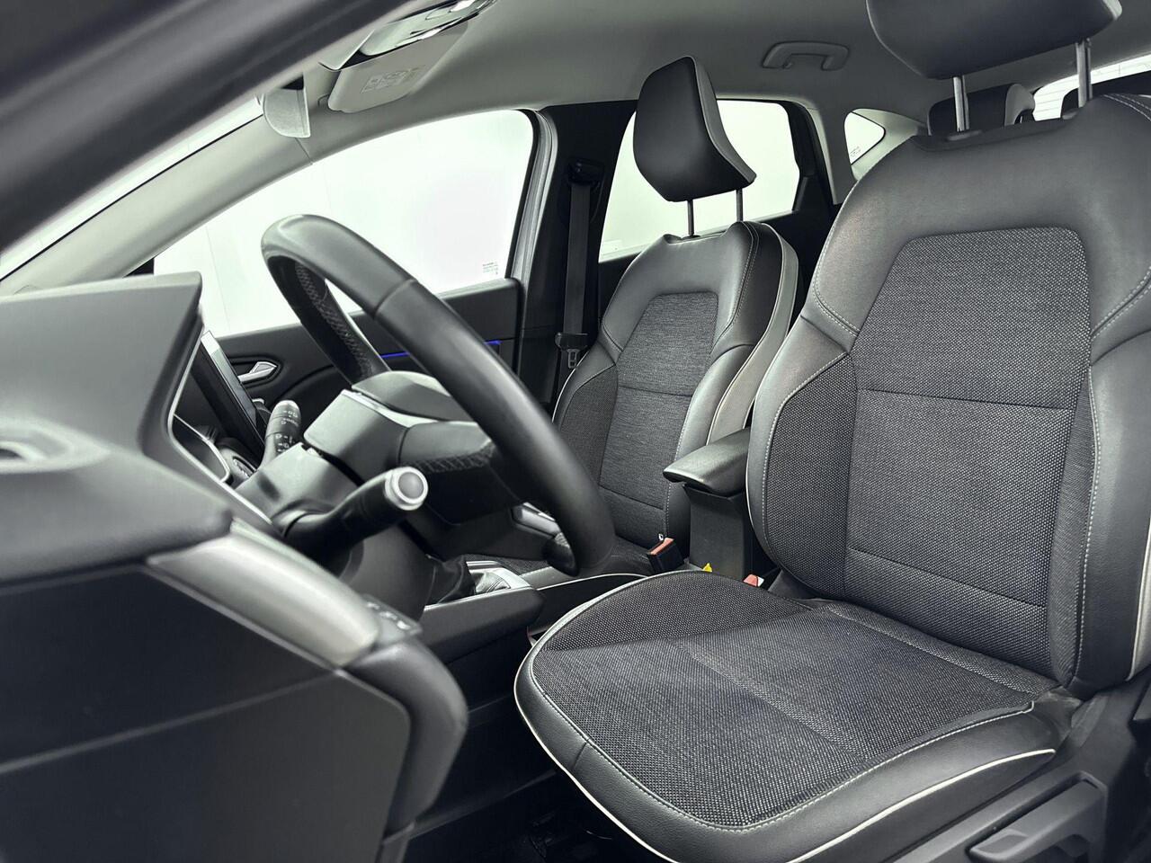 Renault CAPTUR 1.0 TCe 90Pk Intens | Apple & Android Carplay | Climate Control | Cruise Control & Snelheidsbegrenzer | Parkeersensoren Achter | Licht & Regensensor | Keyless Entry |