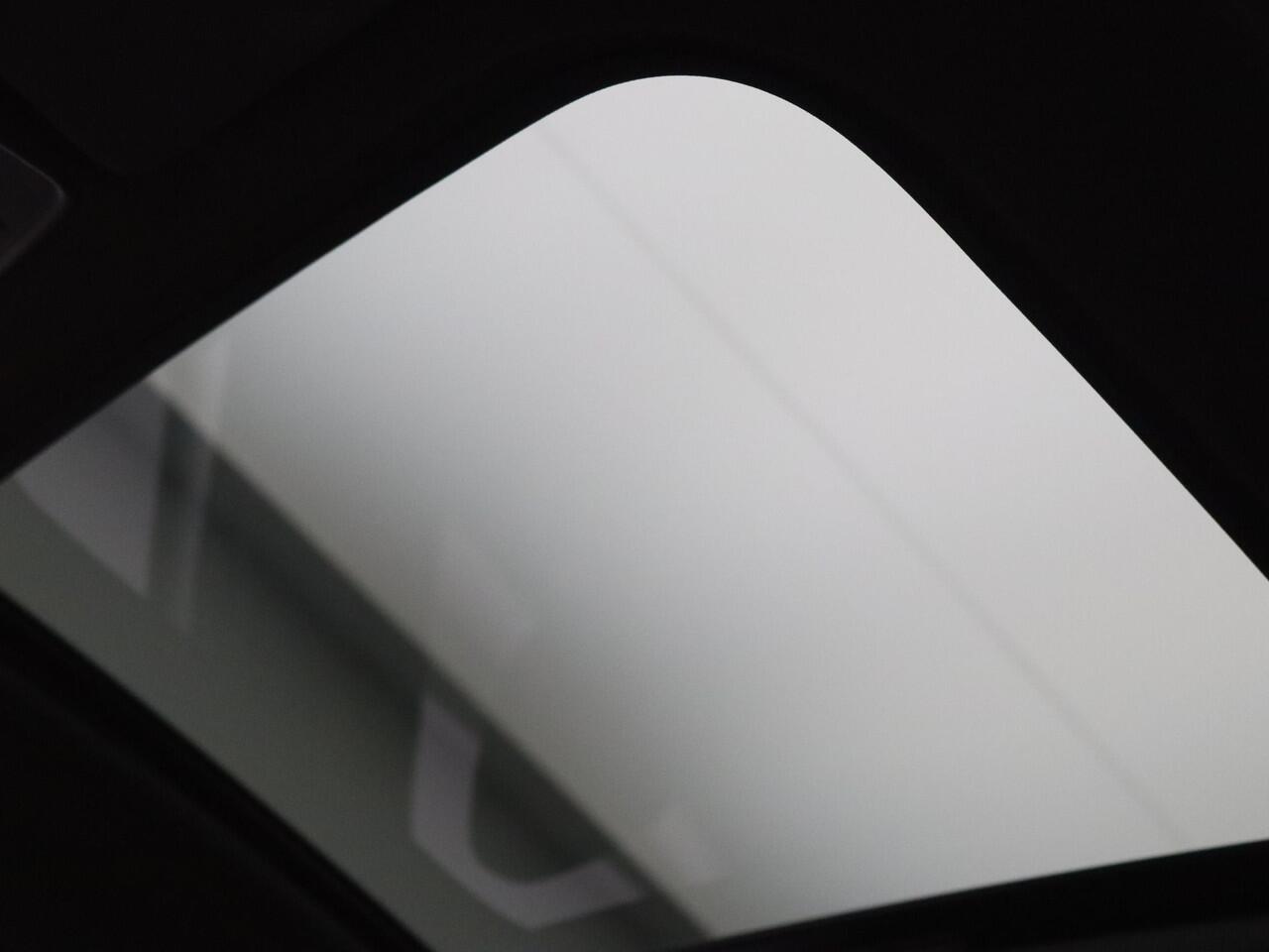 Renault CAPTUR Stam Limité 75 E-Tech 160pk full hybrid techno NIEUW! #37 van 75 Automaat Harman Kardon | 360° Camera | Adapt. Cruise | Stoel-/stuurverw. | Panoramadak