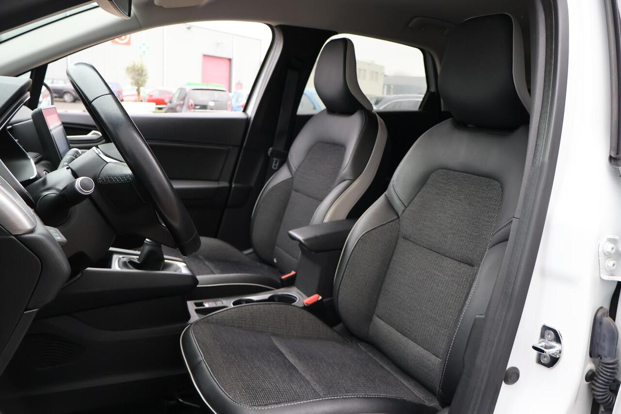 Renault CAPTUR 1.0 TCe 100 Intens 1 Eigenaar | NL-Auto | Volledig Onderh | BTW | Two-Tone | Carplay | Navi | Climate | Cruise | Bots | Multi Media | Multi Sense | Keyless | PDC