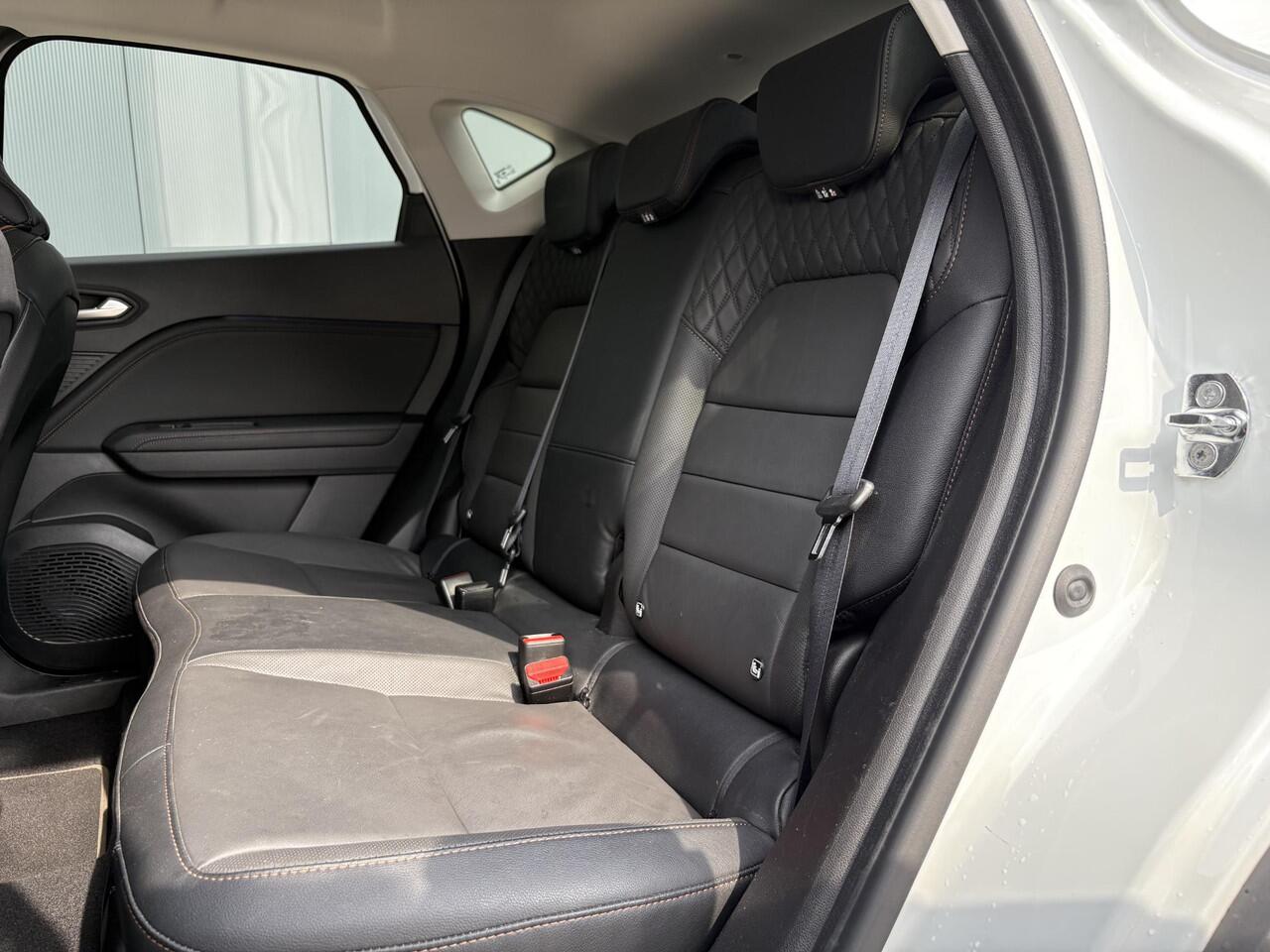 Renault CAPTUR 1.6 E-Tech Plug-in Hybrid 160 Initiale Paris / 1e eigenaar / NL auto / Dealer onderhouden / Stoelverwarming / Lederen bekleding /