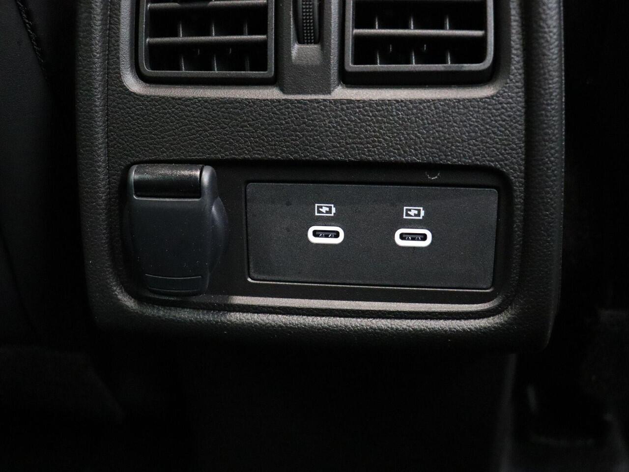 Renault CAPTUR mild hybrid 160pk esprit Alpine | Stoel- en stuurverwarming | Voorruitverwarming | 360 graden camera |