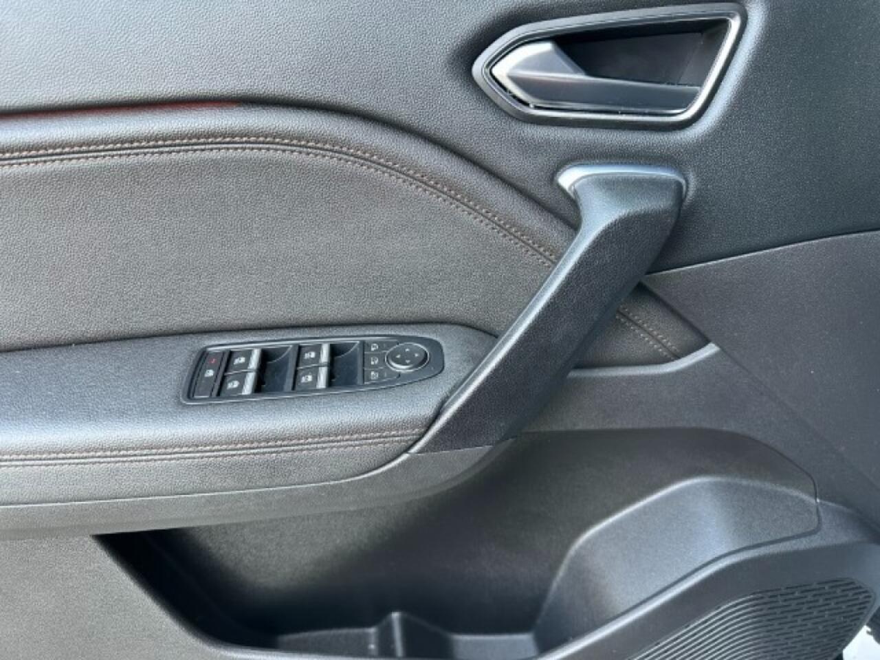 Renault CAPTUR 1.3 TCE INIT. PARIS. LEER. 360 CAMERA. TREKHAAK. ALL.IN.